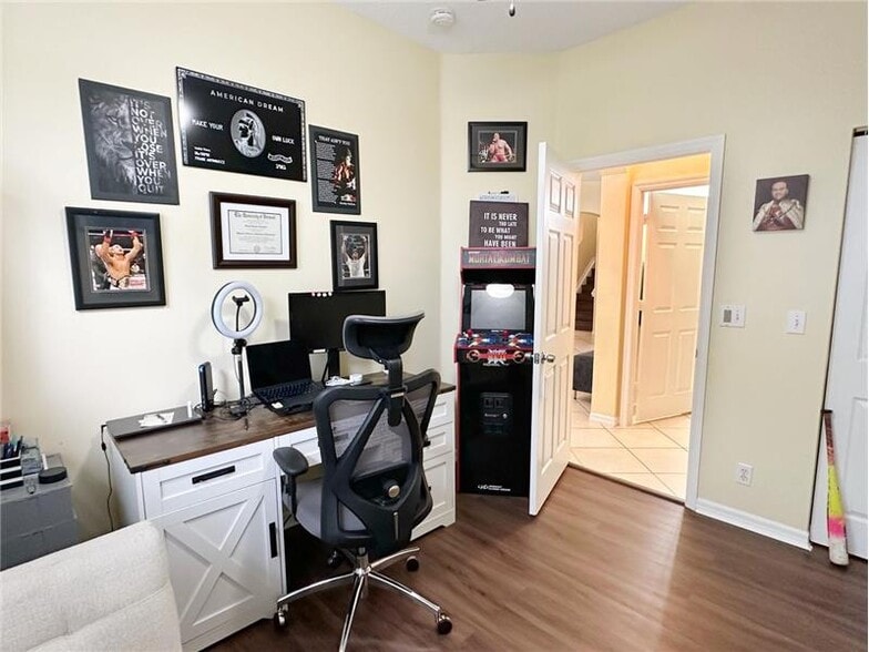 Building Photo - 5152 Woodfield Way