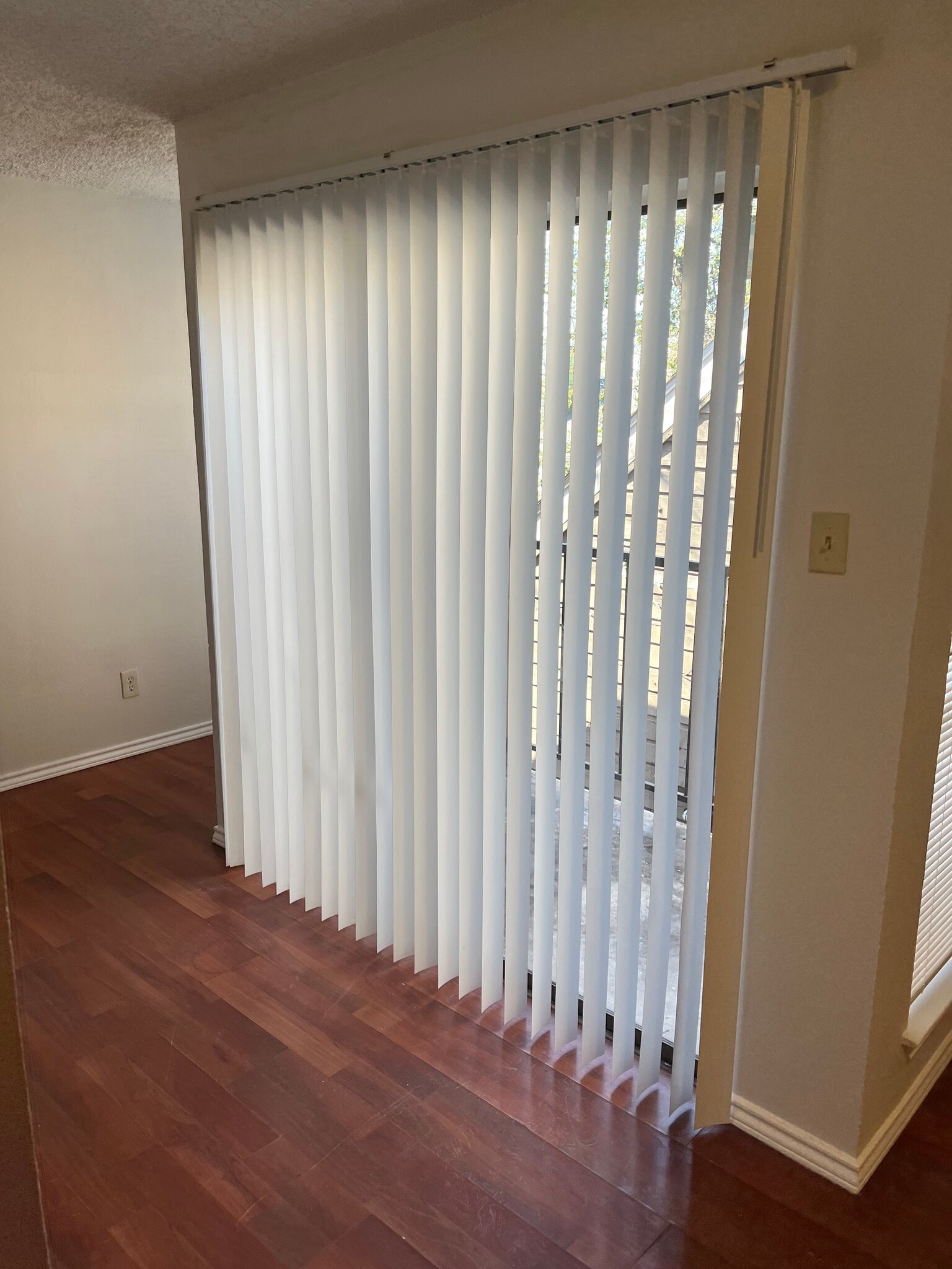 Building Photo - 9809 Walnut St