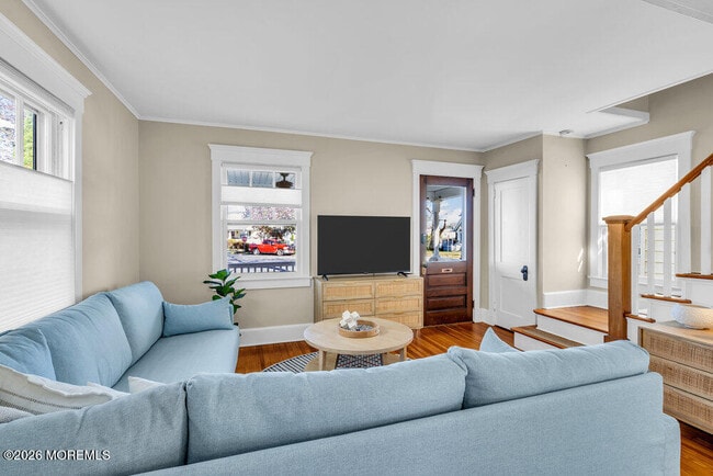 Building Photo - 435 Norwood Ave