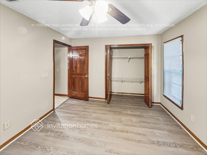 Building Photo - 3903 Applegate Cir