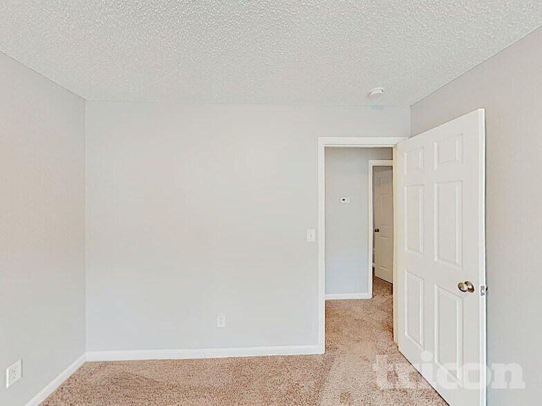 Building Photo - 227 Cheyenne Way