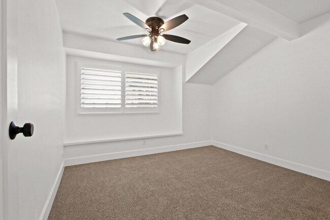 Building Photo - Beautiful Rehabbed Home In Mesa Verde with...