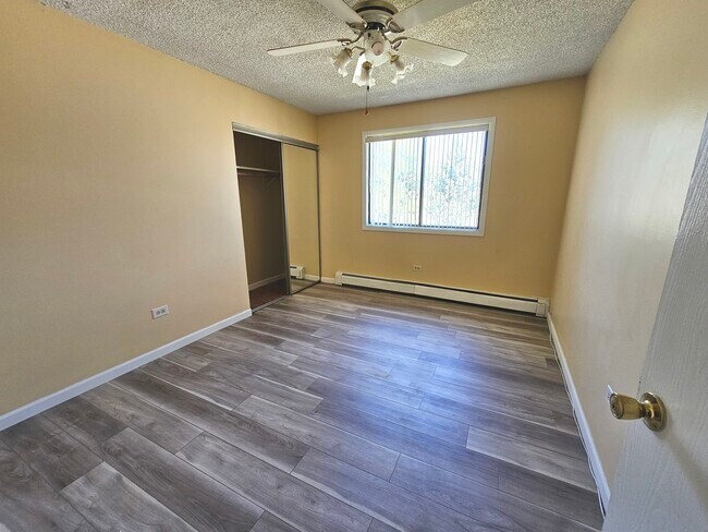 Building Photo - 9870 Cordoba Ct