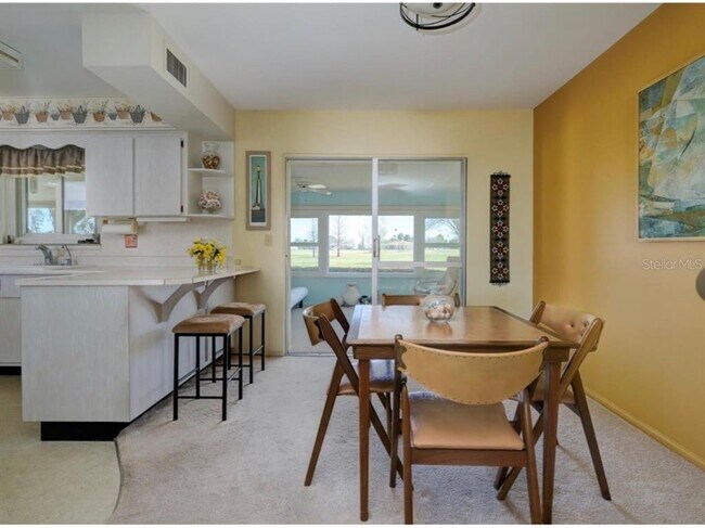 Building Photo - 1411 N Pebble Beach Blvd