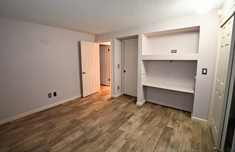 Primary bedroom - 3711 26th Pl W