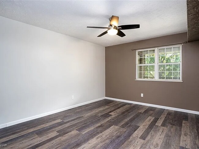 Building Photo - 1150 Tollis Pkwy