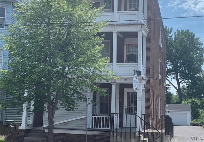 Primary Photo - 618 State St