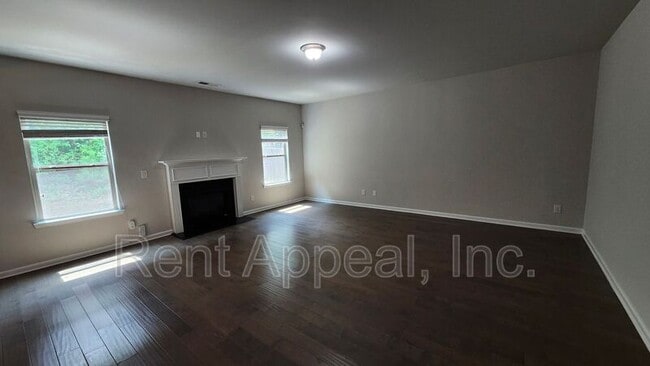 Building Photo - 3523 Woodshade Dr
