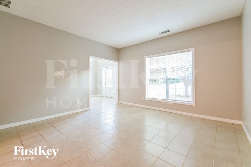 Building Photo - 821 Charles Hall Dr