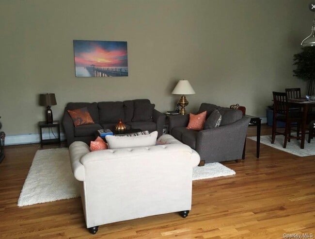 Building Photo - 179 Main St