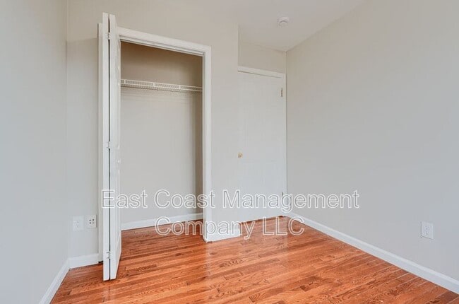 Building Photo - 28 Ebbing Ct