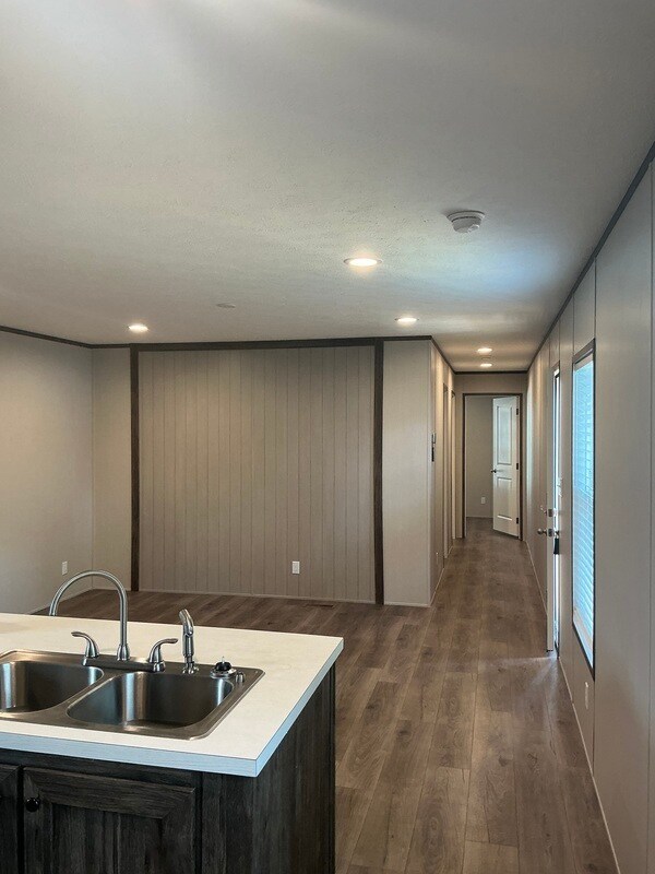 Building Photo - 31 Poole Cir