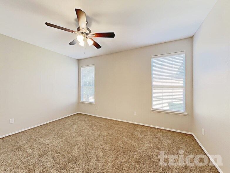 Building Photo - 209 Stable Dr