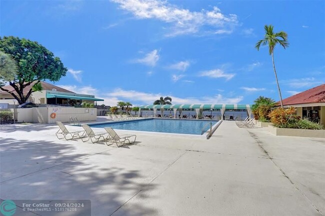 Building Photo - 105 Lake Emerald Dr