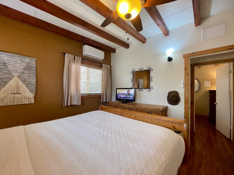 Building Photo - 71590 Juanita Dr