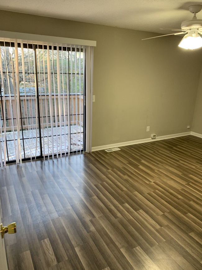 Building Photo - Briarwood Apartments
