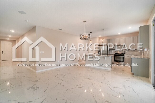 Building Photo - 11033 Stapleton Dr