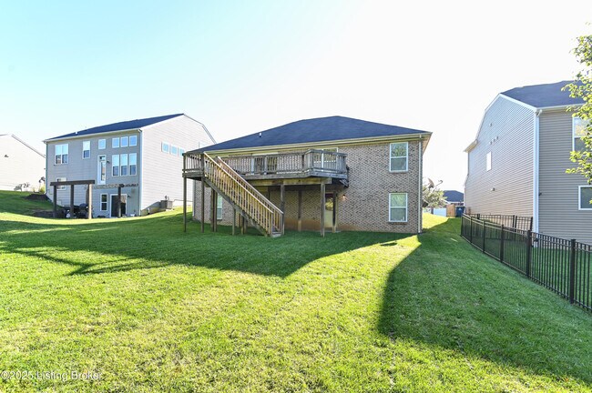 Building Photo - 220 Rockcrest Way