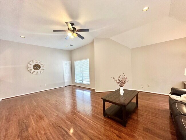 Building Photo - Sheffield Drive, Missouri City, TX 77459 - 4 BR 2.5 BA single-family home