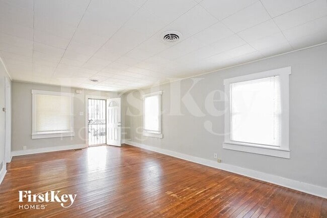 Building Photo - 1411 Lindley Ave