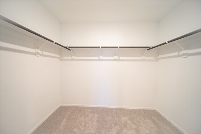 Building Photo - 9530 Brookside Point Dr