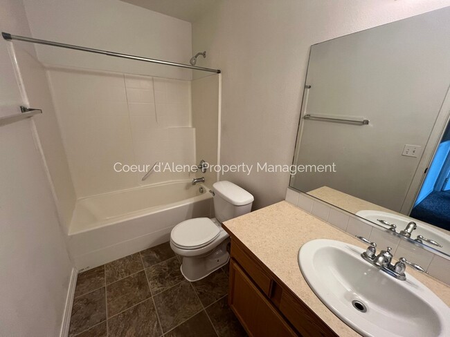 Building Photo - 3 bed, 2 bath house up the street from The...