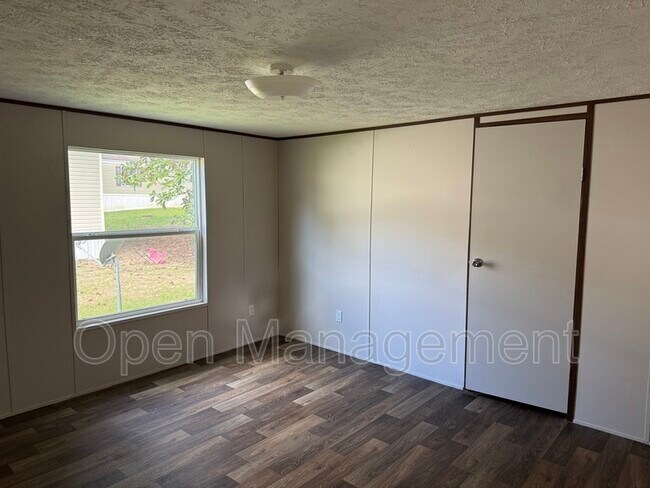 Building Photo - 396 Manatee Cove Dr