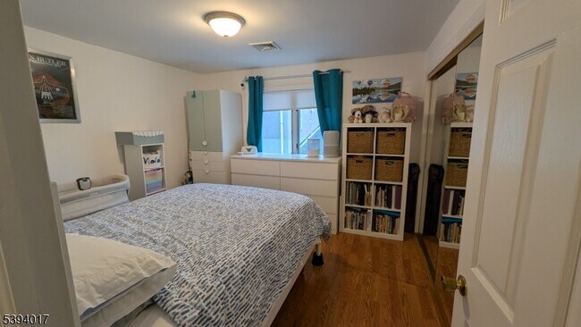 Building Photo - 12 Main St