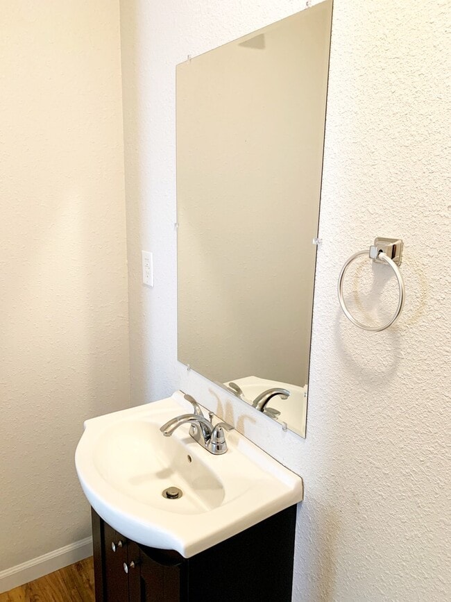 Building Photo - 321 Monroe St