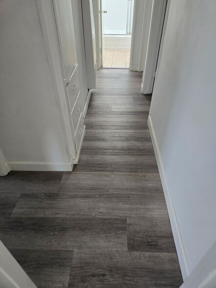 Building Photo - 5908 1/2 S Crenshaw Blvd