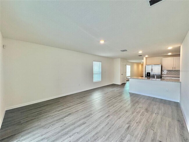 Building Photo - 36015 Sunflower Hl Dr