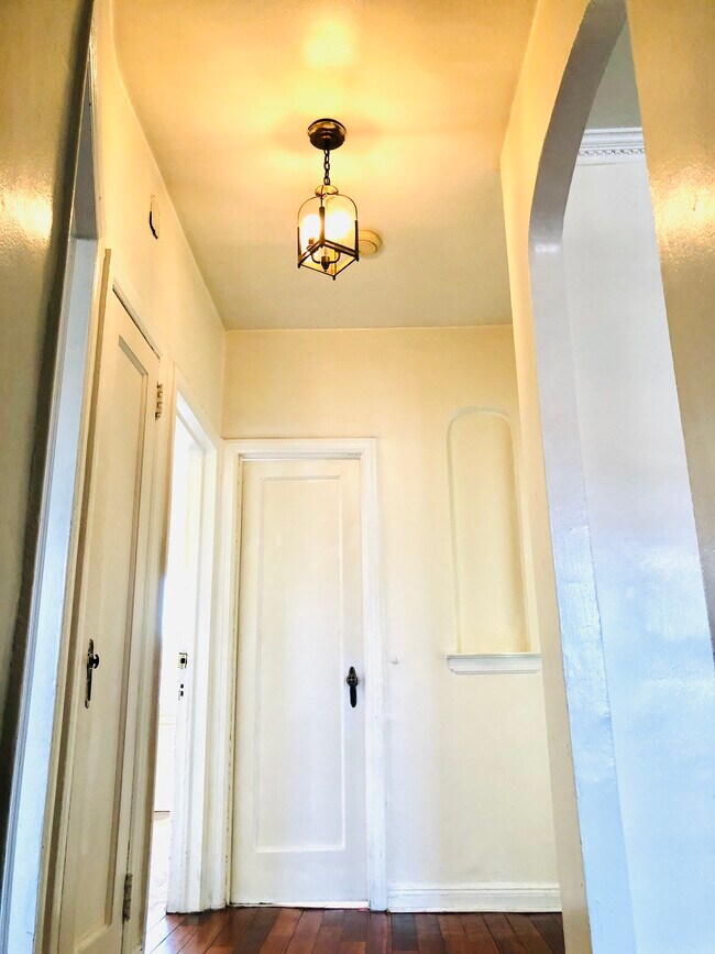 Primary Photo - 69 Minna St