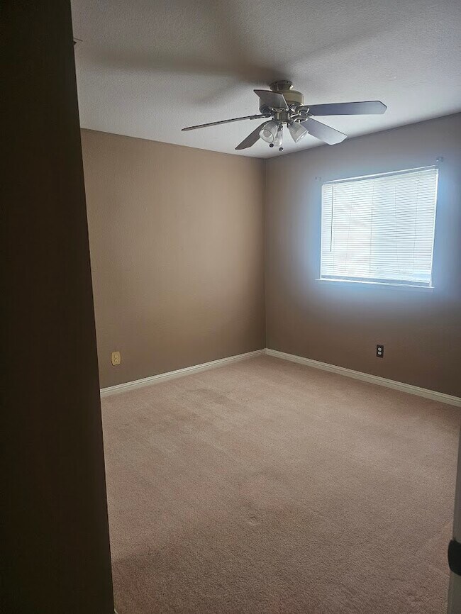 Building Photo - 2431 Pinehurst Ct