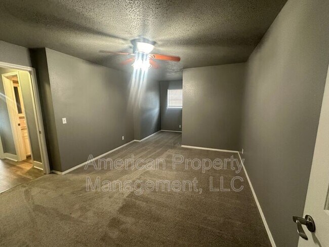 Building Photo - 7050 E 71st Ct