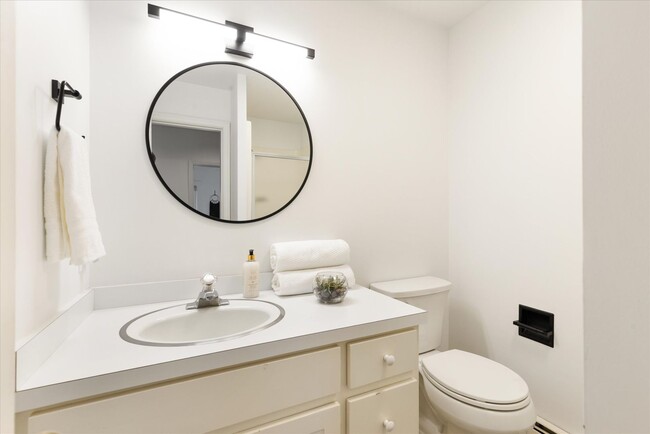 Building Photo - Open Concept Historic Home in Downtown Boz...