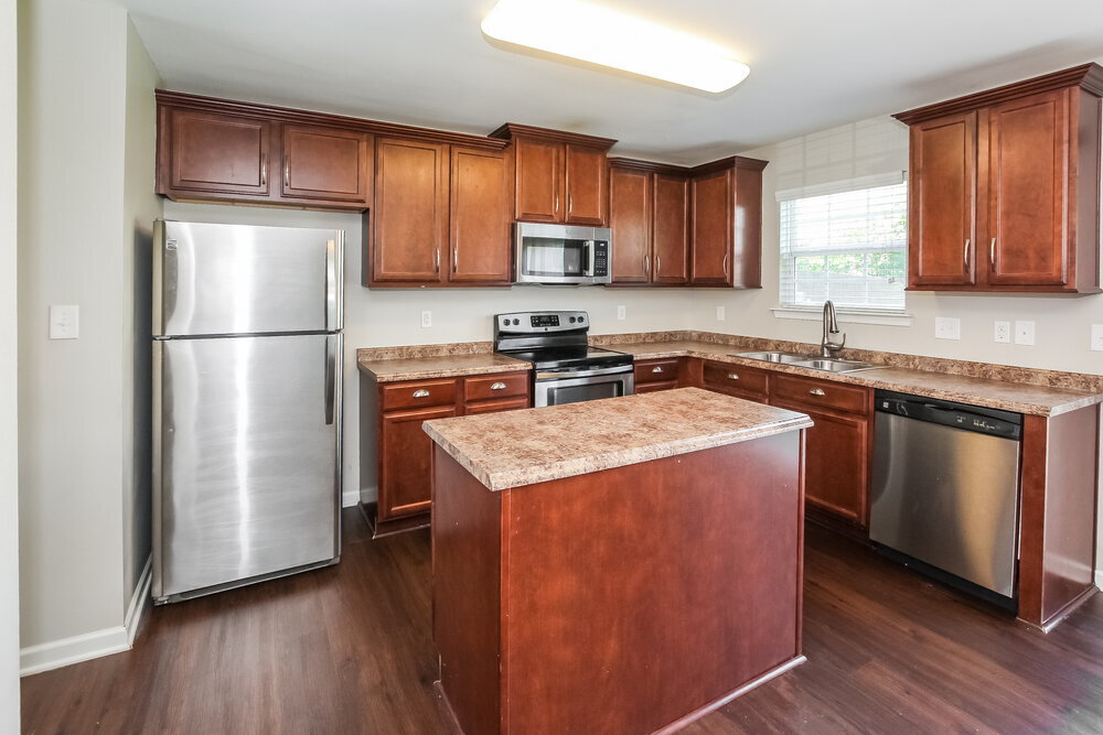 Building Photo - 2860 Meadow Creek Dr