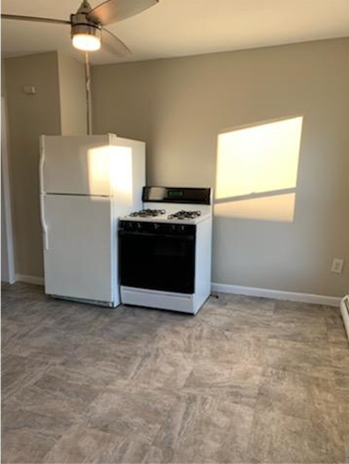 kitchen - 52 Johnson St