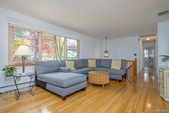 Building Photo - 8 Durant Rd