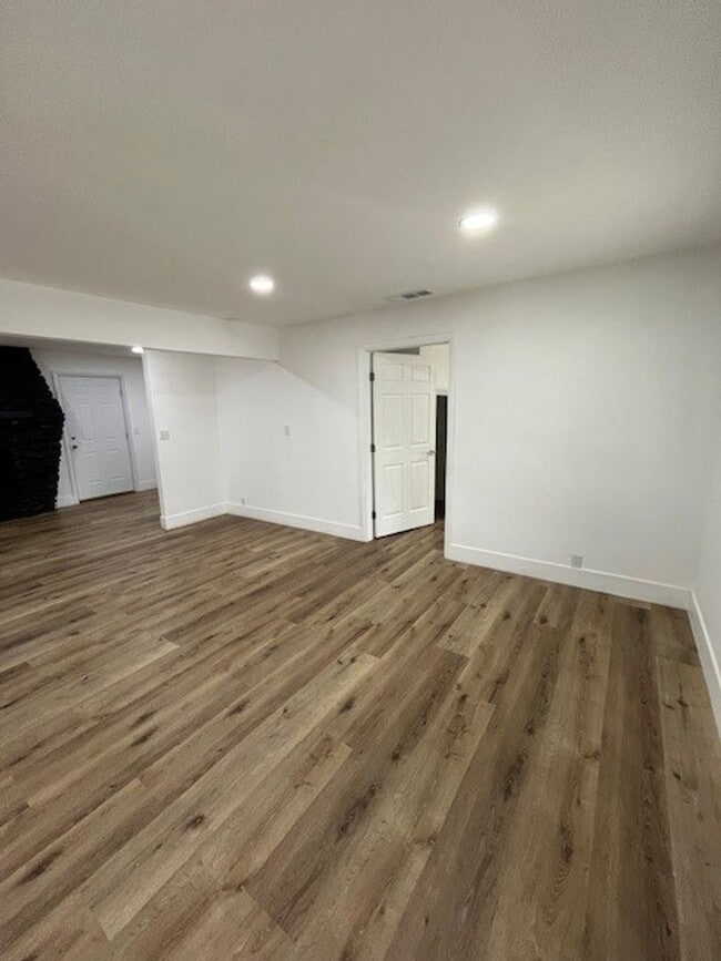 Building Photo - Coming Soon!