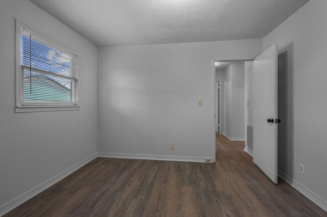 Building Photo - Beautiful Duplex Located near Downtown Columbia!