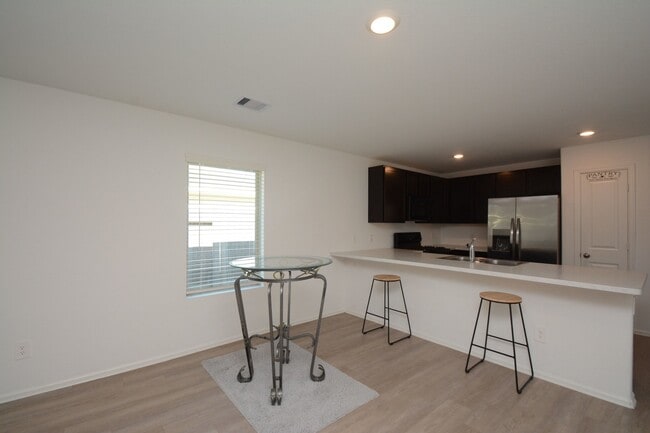 Building Photo - 379 Jewett Meadow Dr