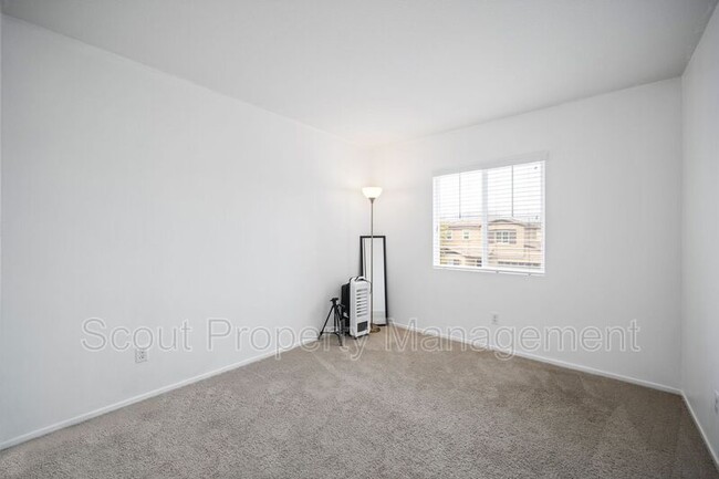 Building Photo - 29308 Abelia Ln