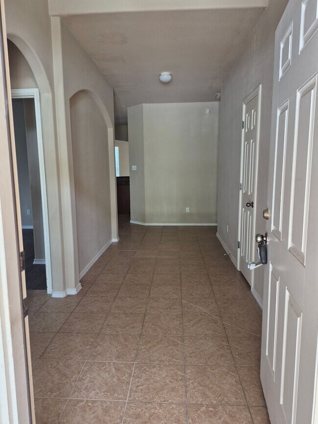 Building Photo - Bright & Inviting 3-Bedroom Home with Flex Space in The Meadows at Buda