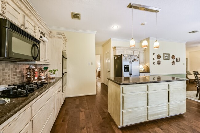 Building Photo - 1306 N Gabriel River Cir