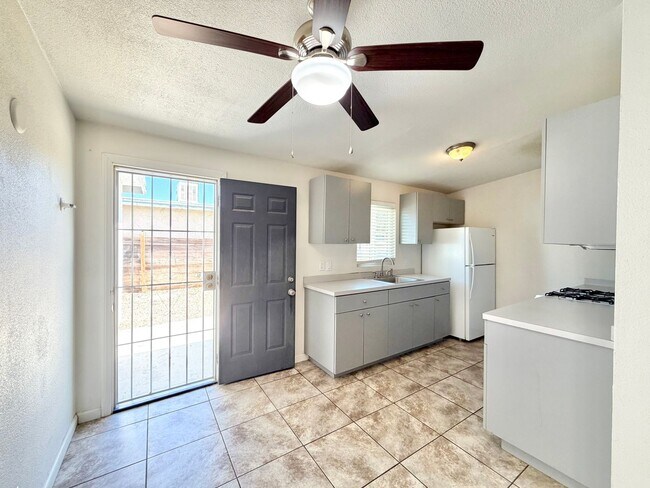 Building Photo - 31890 Avenida La Paloma