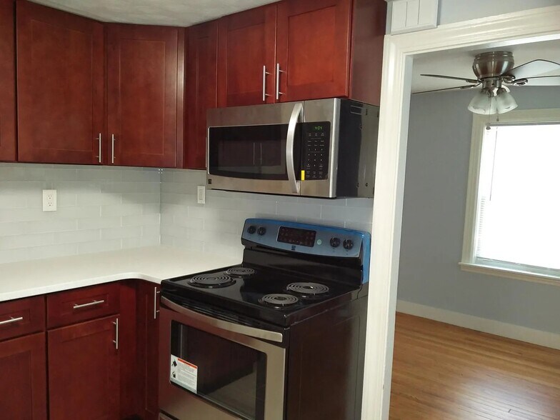 Building Photo - 37 Walworth St