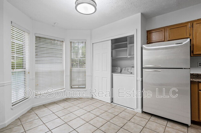 Building Photo - 1086 Huntington Ter SE