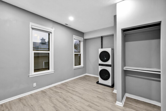 Building Photo - 1911 S 14th St