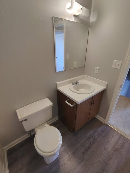 Building Photo - 16 Duiguid Dr