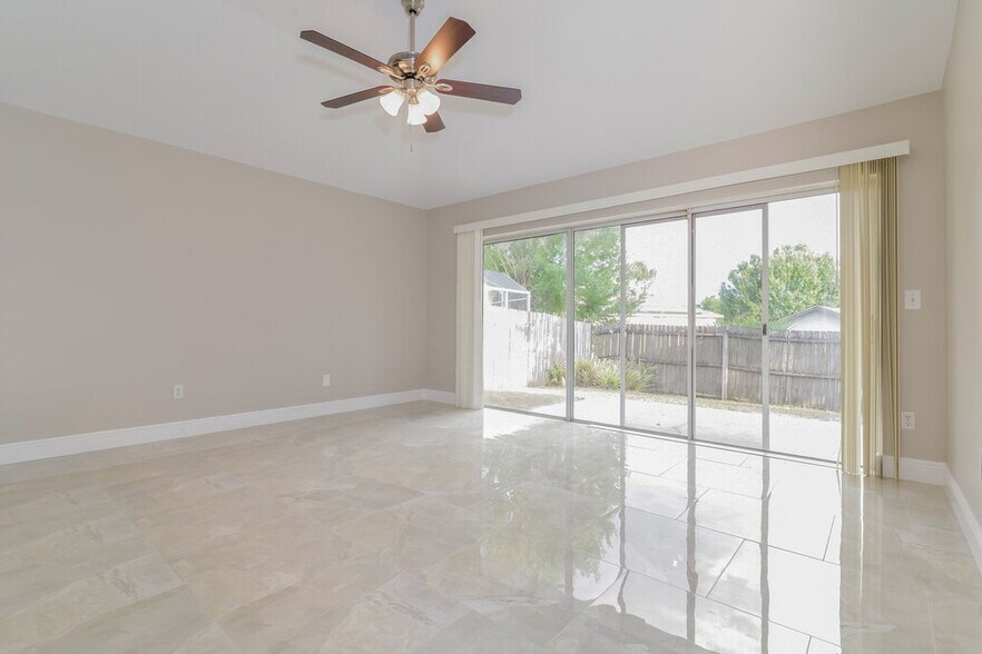 Building Photo - 3051 Bloomsbury Dr